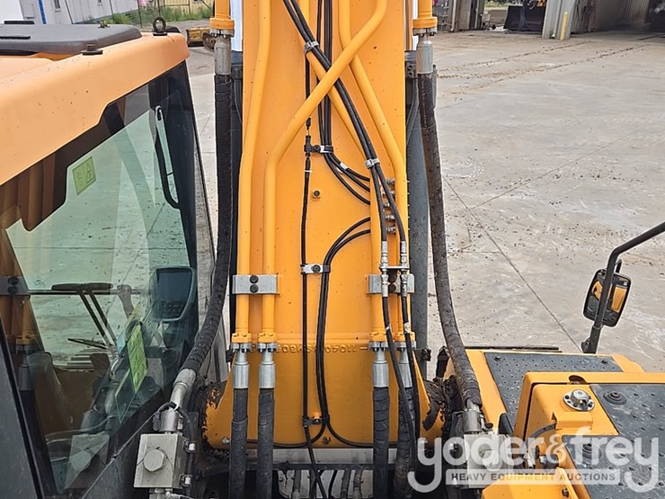 hyundai-hx260l-image-33