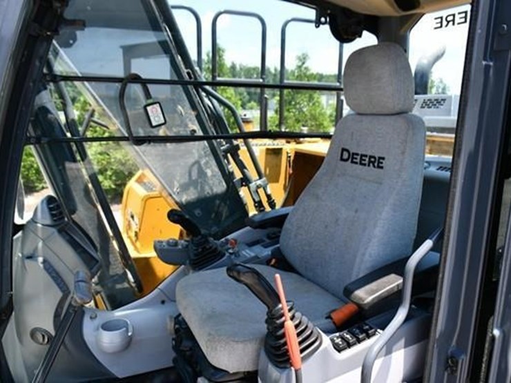 2019-deere-160g-lc-image-23