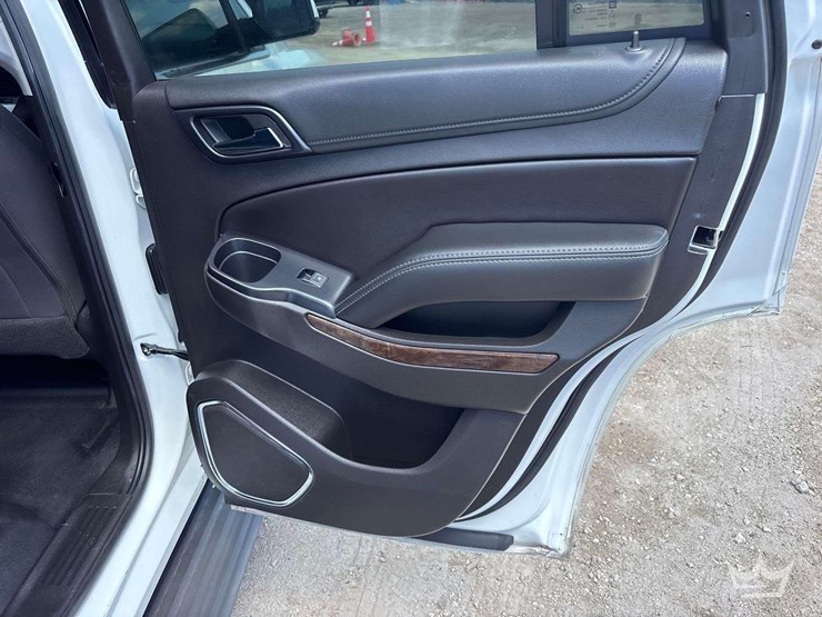 2019-chevrolet-tahoe-image-21