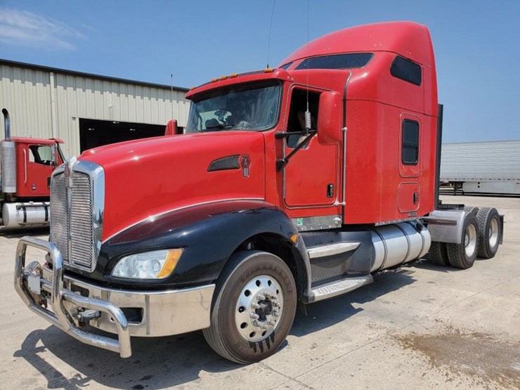 2015-kenworth-t660-image-1