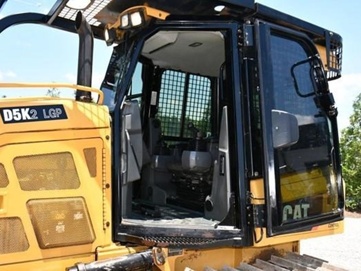 2016-caterpillar-d5k2-lgp-image-15