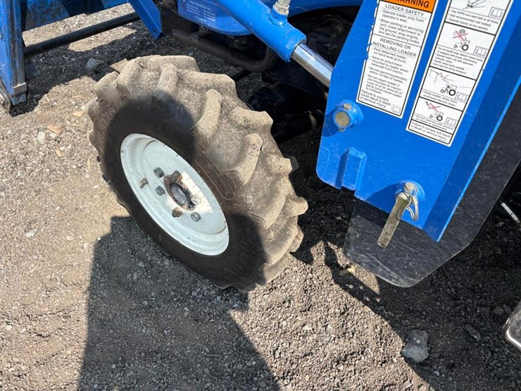 new-holland-110tl-image-14