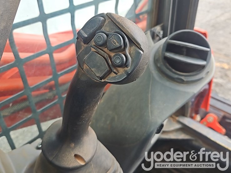 2023-kubota-svl75-2-image-31