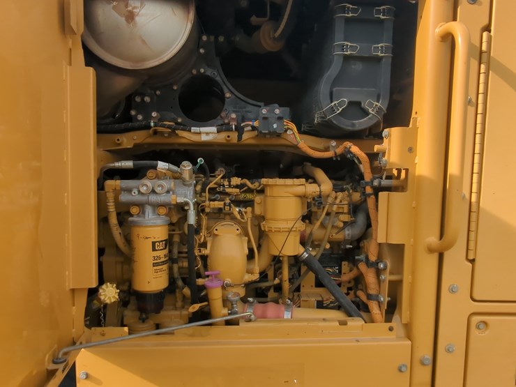 caterpillar-140m2-image-18