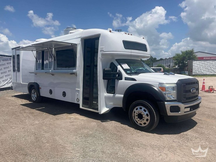2014-ford-f550-image-2