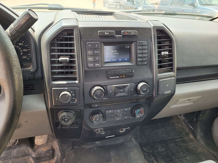 2017-ford-f150-image-14