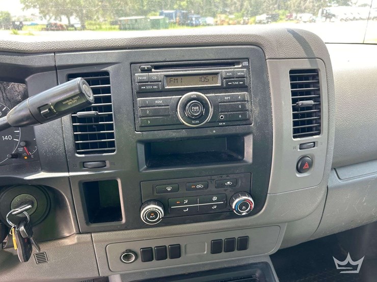 2015-nissan-nv1500-image-23