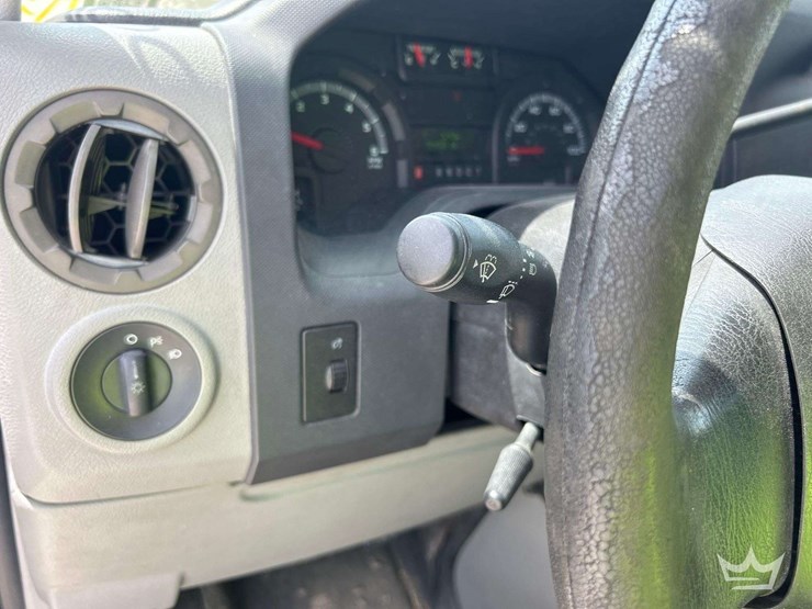 2010-ford-cargo-image-20