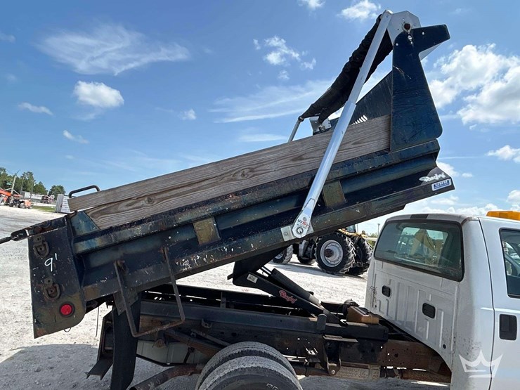 2005-ford-f350-image-13