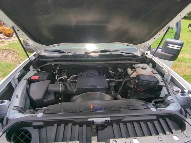 2021-chevrolet-3500-image-8