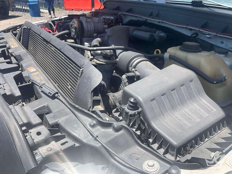 2014-ford-f550-image-33