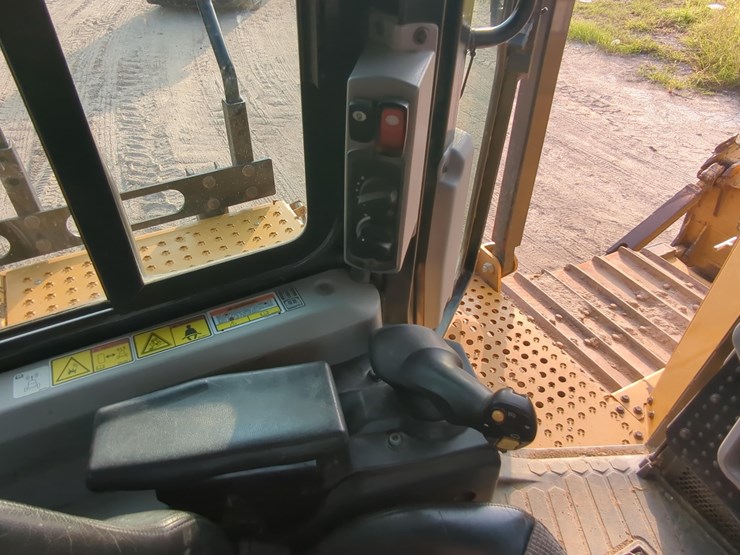 2018-caterpillar-d6t-lgp-image-20