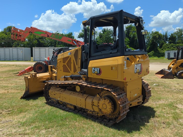 2023-caterpillar-d1-image-5