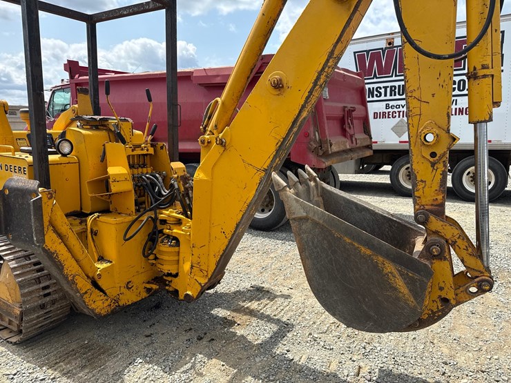 john-deere-450-image-25