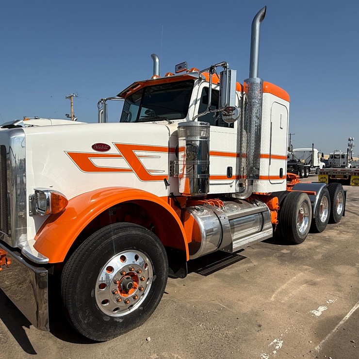 2013 PETERBILT 367
