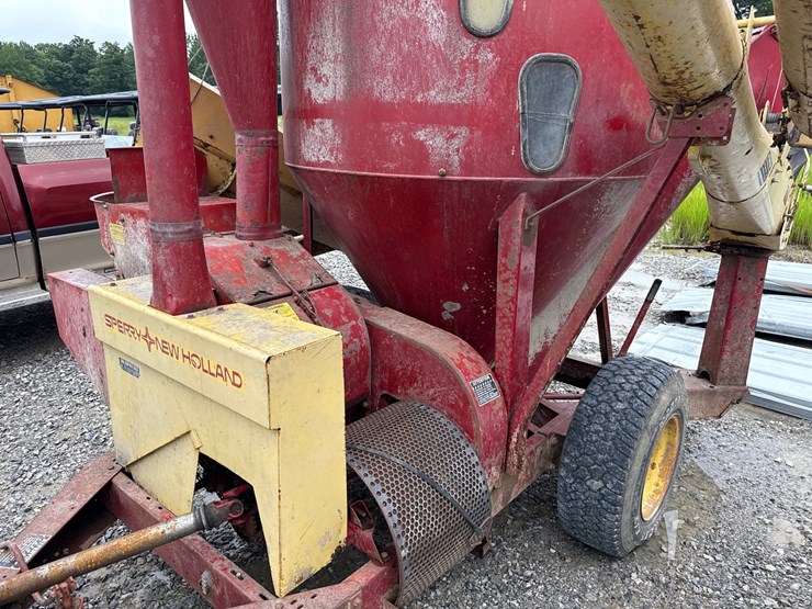 new-holland-353-image-5