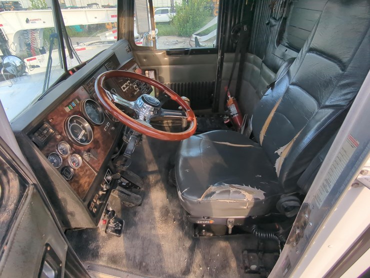 1996-kenworth-t800b-image-15
