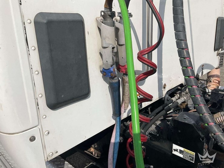 2019-kenworth-t880-image-23
