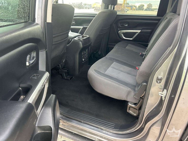 2021-nissan-titan-image-23