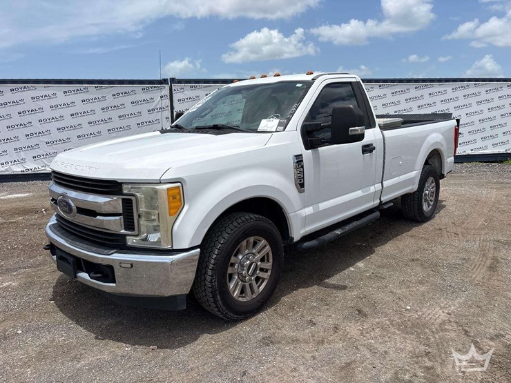 2017-ford-f250-image-1