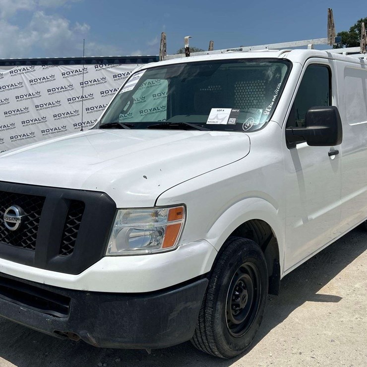 2015 NISSAN NV1500