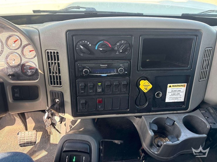 2016-international-workstar-7400-image-21