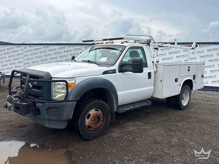 2015-ford-f550-image-1
