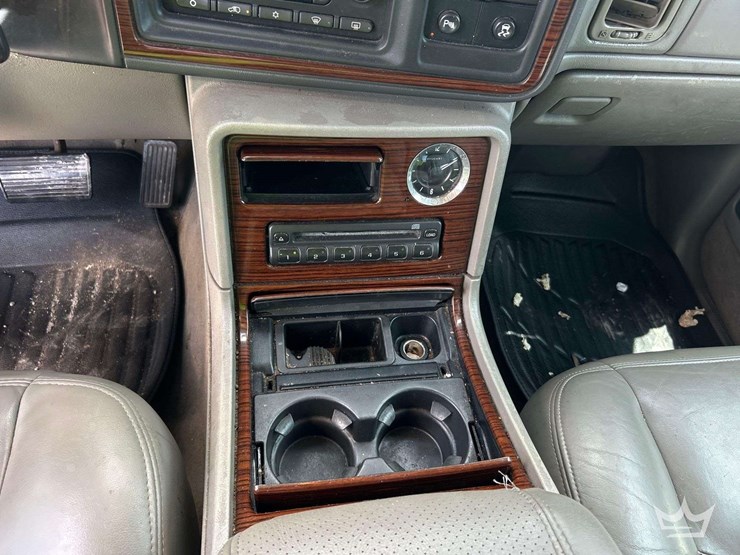 2004-cadillac-escalade-image-20