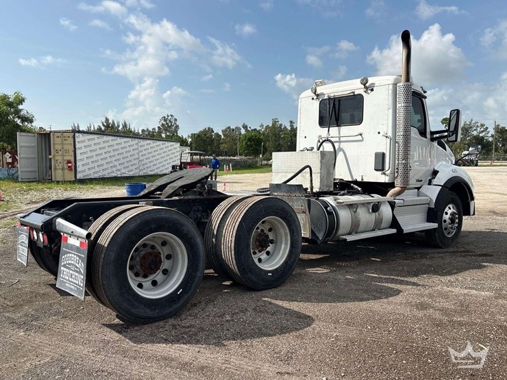 2019-kenworth-t880-image-3