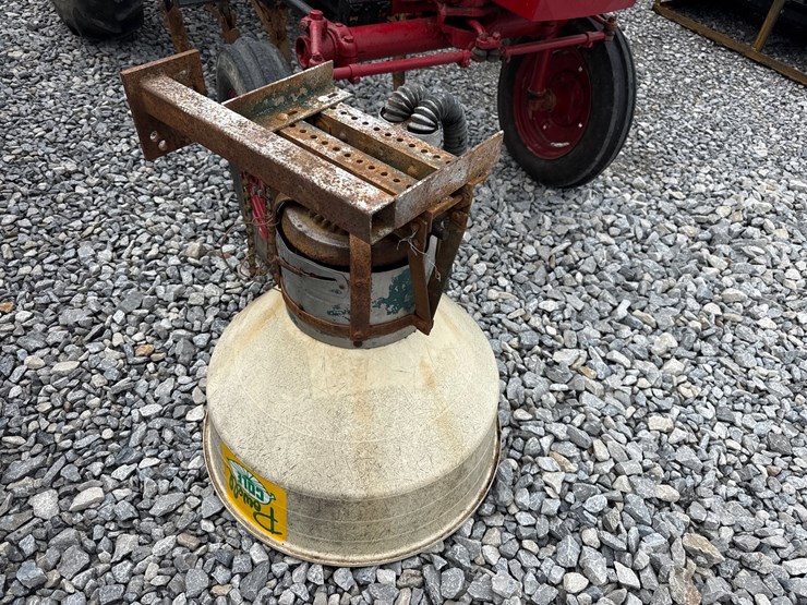 #97-•-ih-farmall-140-w/cultivators-image-3
