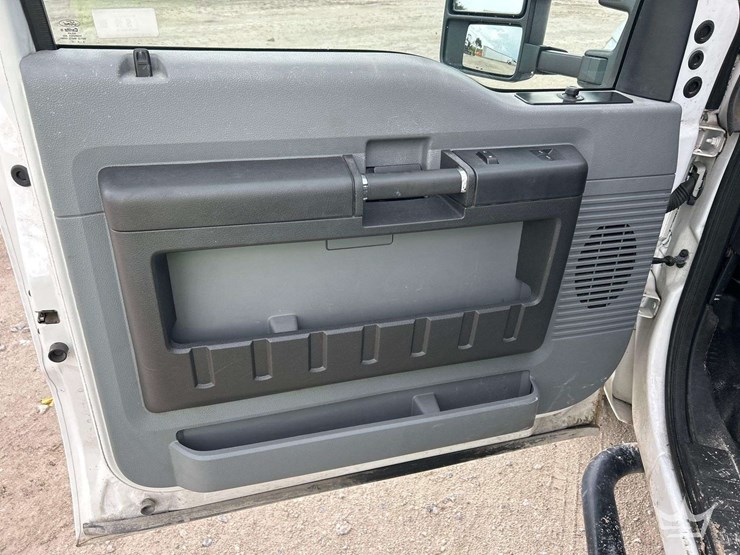 2014-ford-f350-image-17