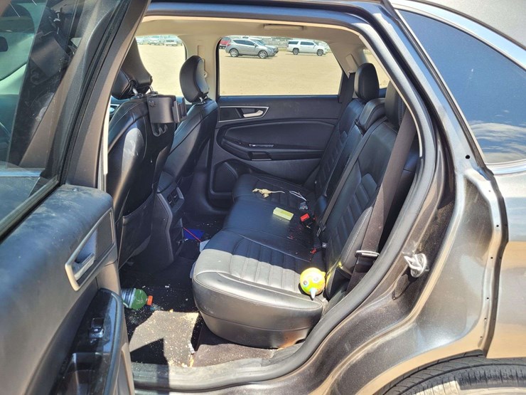 2015-ford-edge-sel-image-10