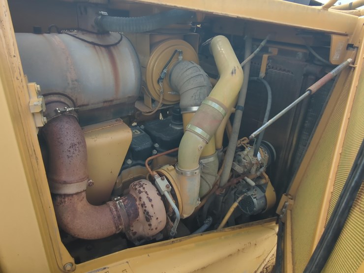 2009-caterpillar-d8t-image-15