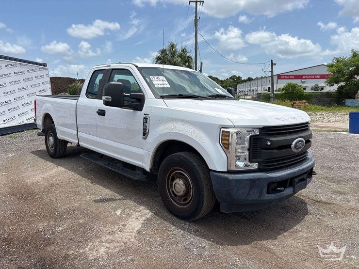 2018-ford-f350-image-2
