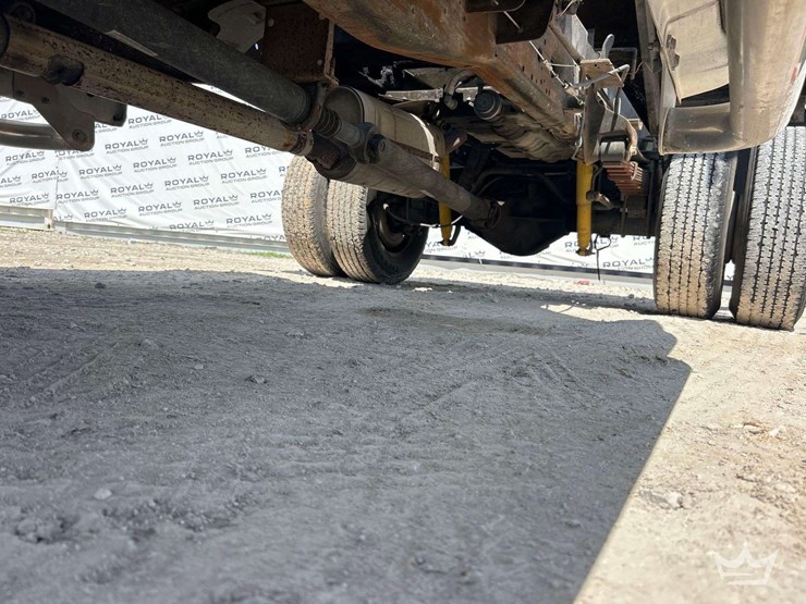 2005-ford-f350-image-26