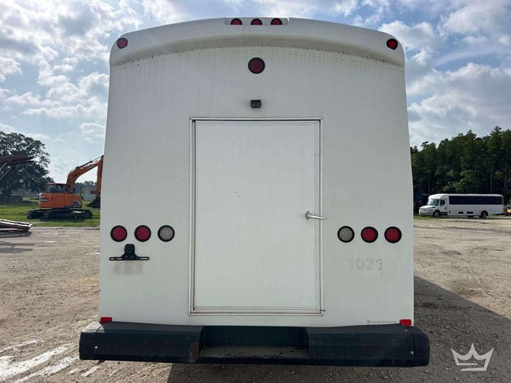 2016-freightliner-m2-106-image-34