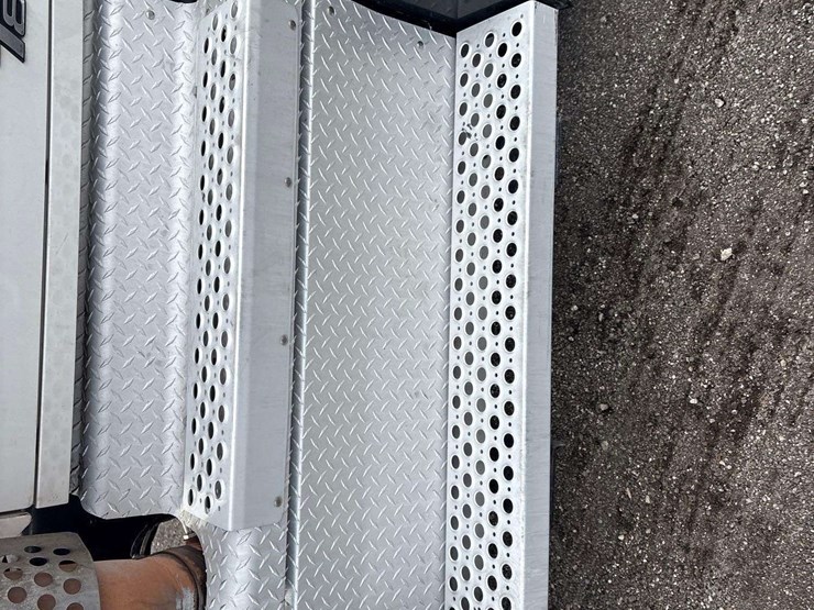2019-kenworth-t880-image-14