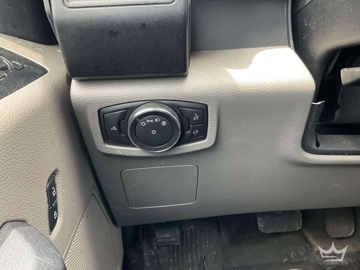 2017-ford-f150-image-16