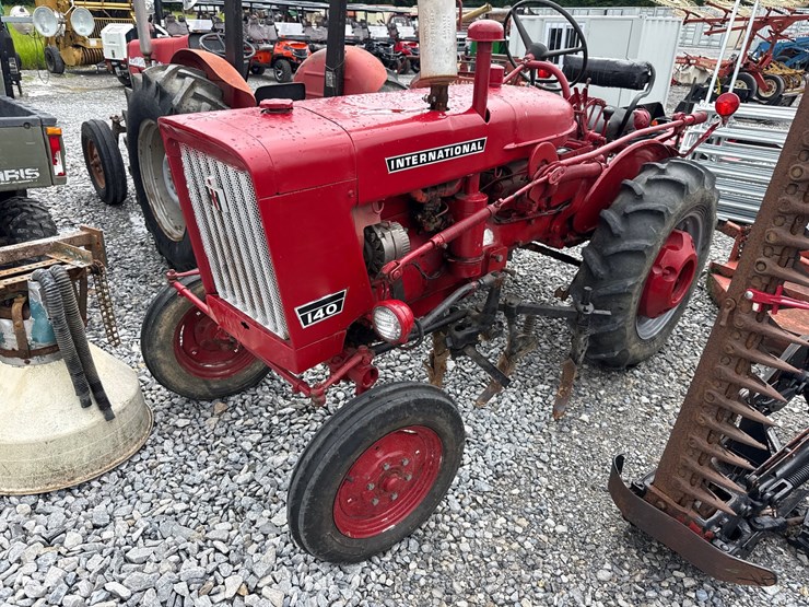 #97-•-ih-farmall-140-w/cultivators-image-2