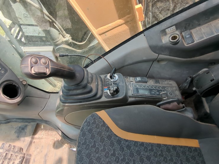 2018-case-cx145dsr-image-25
