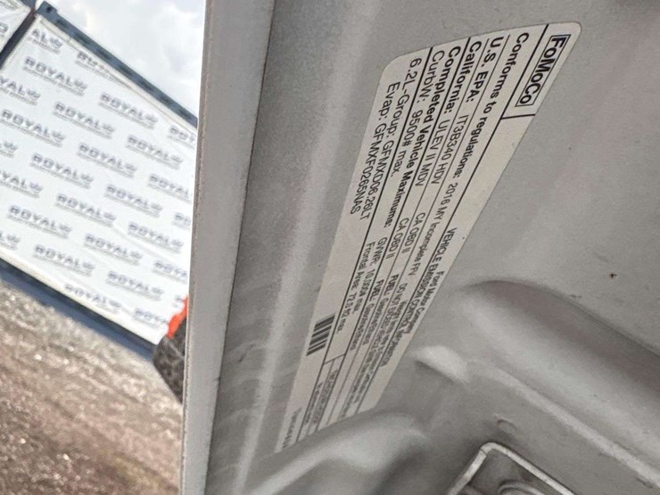 2016-ford-f350-image-32