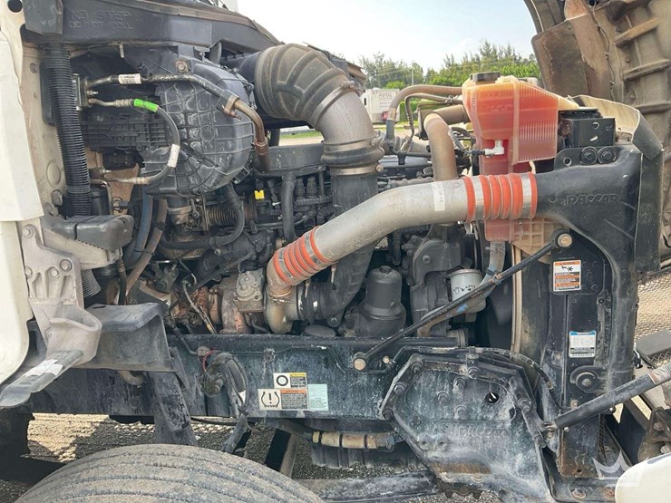 2019-kenworth-t880-image-7
