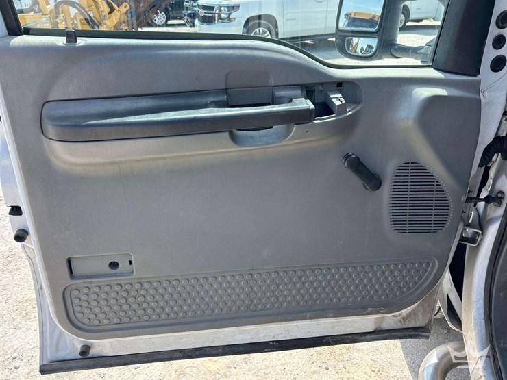 2005-ford-f350-image-16