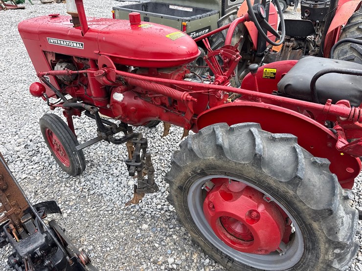 #97-•-ih-farmall-140-w/cultivators-image-6