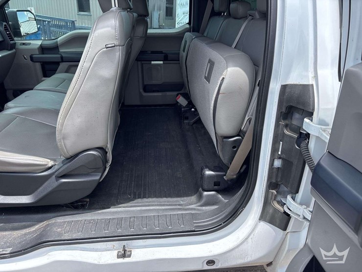 2016-ford-f150-image-19