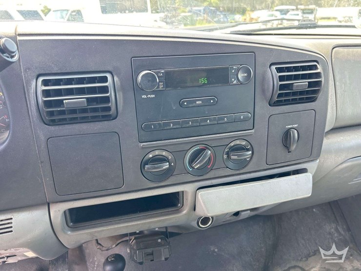 2005-ford-f350-image-23