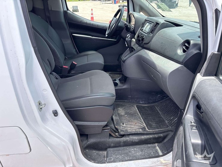 2018-nissan-nv200-image-16