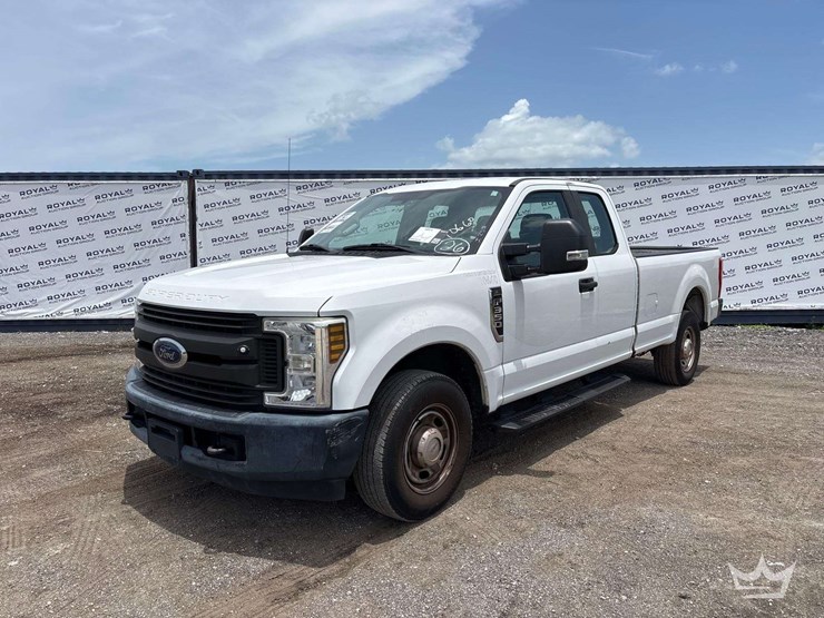 2018-ford-f350-image-1
