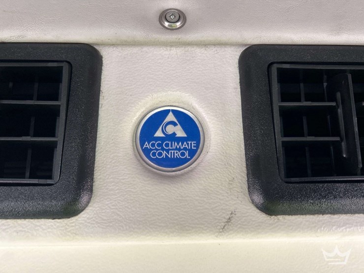 2016-freightliner-m2-106-image-14