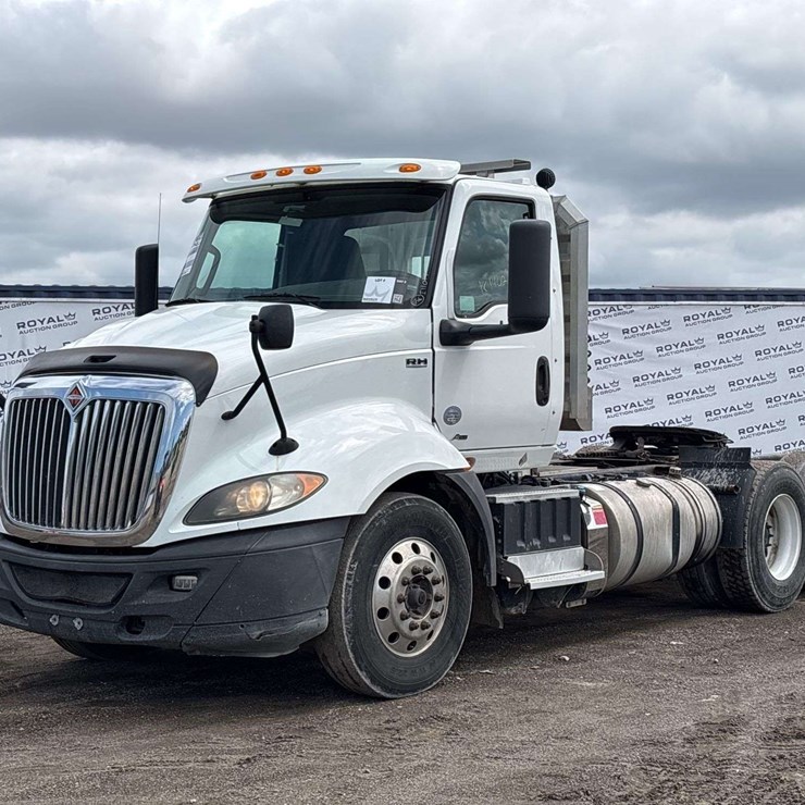 2019 International RH613 T/A Wet Kit Day Cab Truck Tractor